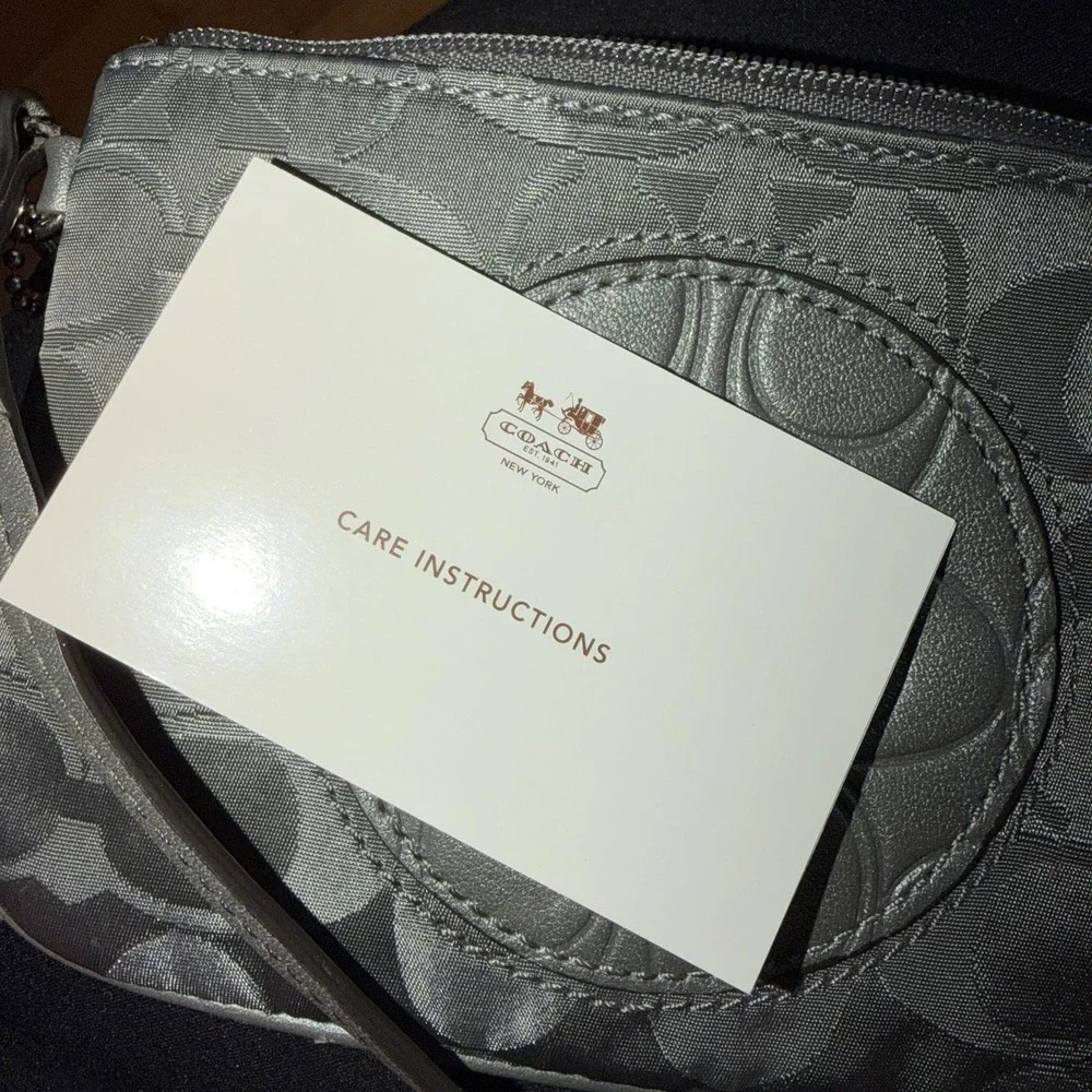 Coach Wristlet Bag‎ Small Black Gray Signature C Logo Leather Pouch